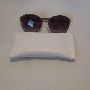 Jessica Simpson Women's Sunglasses - Gold and Brown With Quilted Case